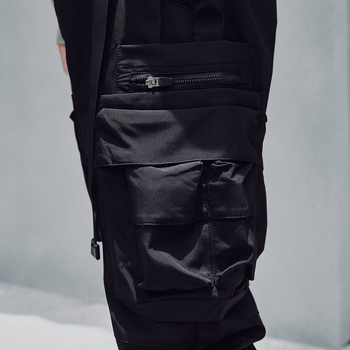 IBP442 Matte Black Cargo Joggers