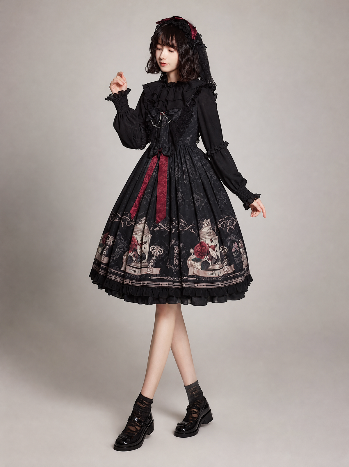 Worn by a Japanese female model: Gothic Lolita Print Dress