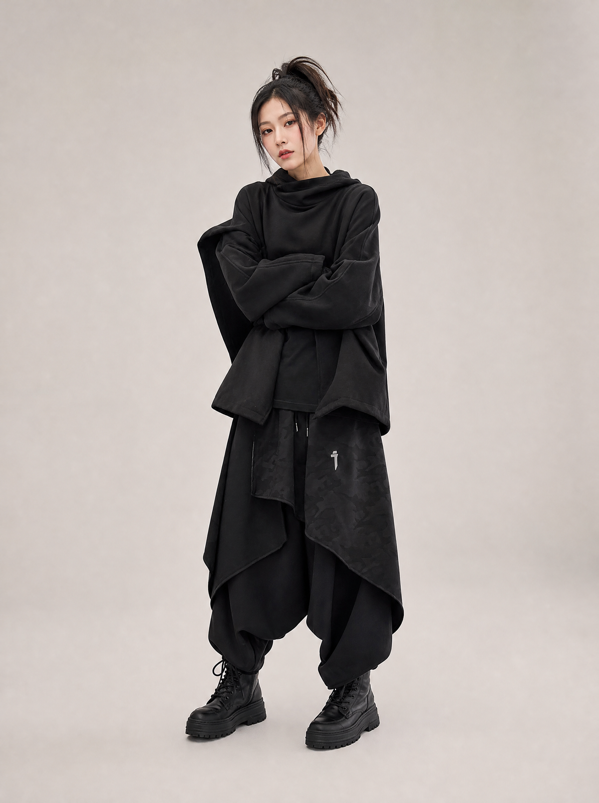 Worn by a Japanese female model: HiD1 Urban Movement Dress