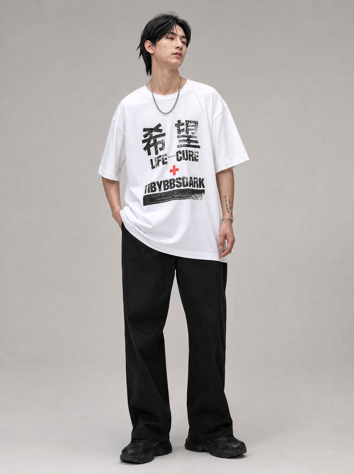 Worn by a Japanese male model: Hope Japanese Kanji Tee