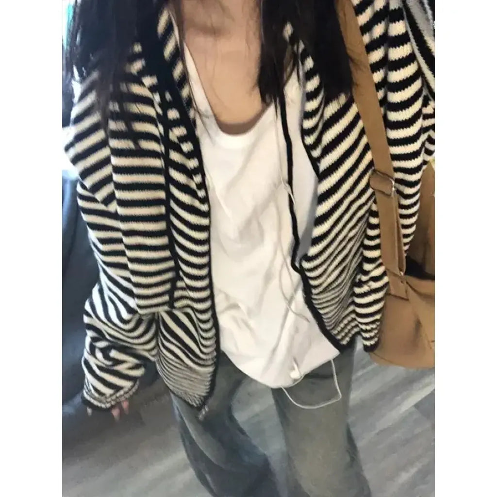 Black and White Striped Cardigan – Vintage Harajuku Zip-Up Knitwear
