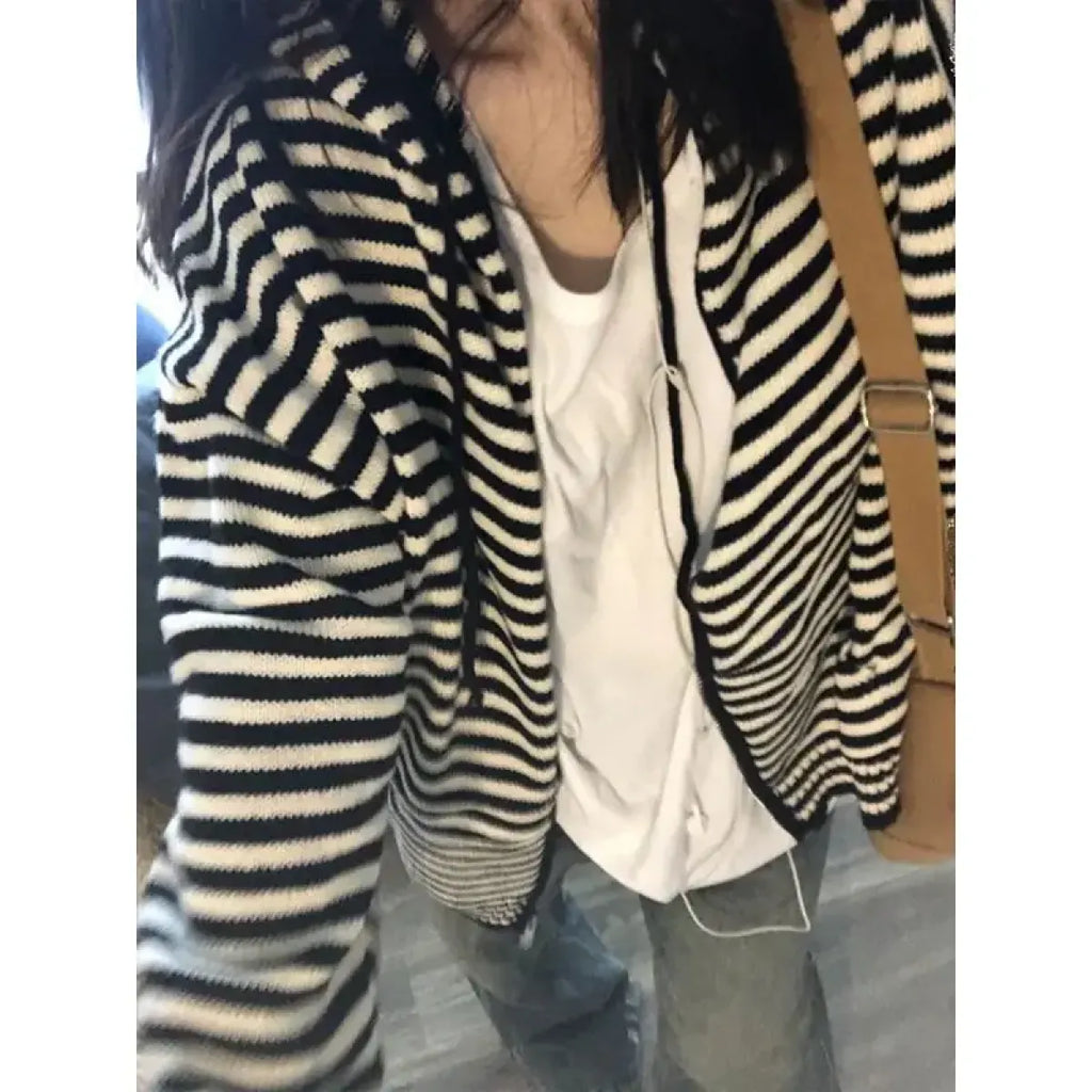 Black and White Striped Cardigan – Vintage Harajuku Zip-Up Knitwear